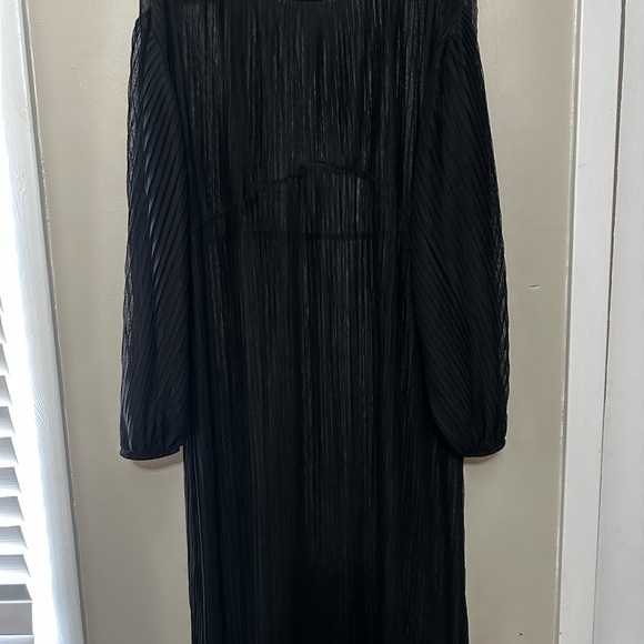 Elegant Black Sheer Dress - Picture 2 of 3